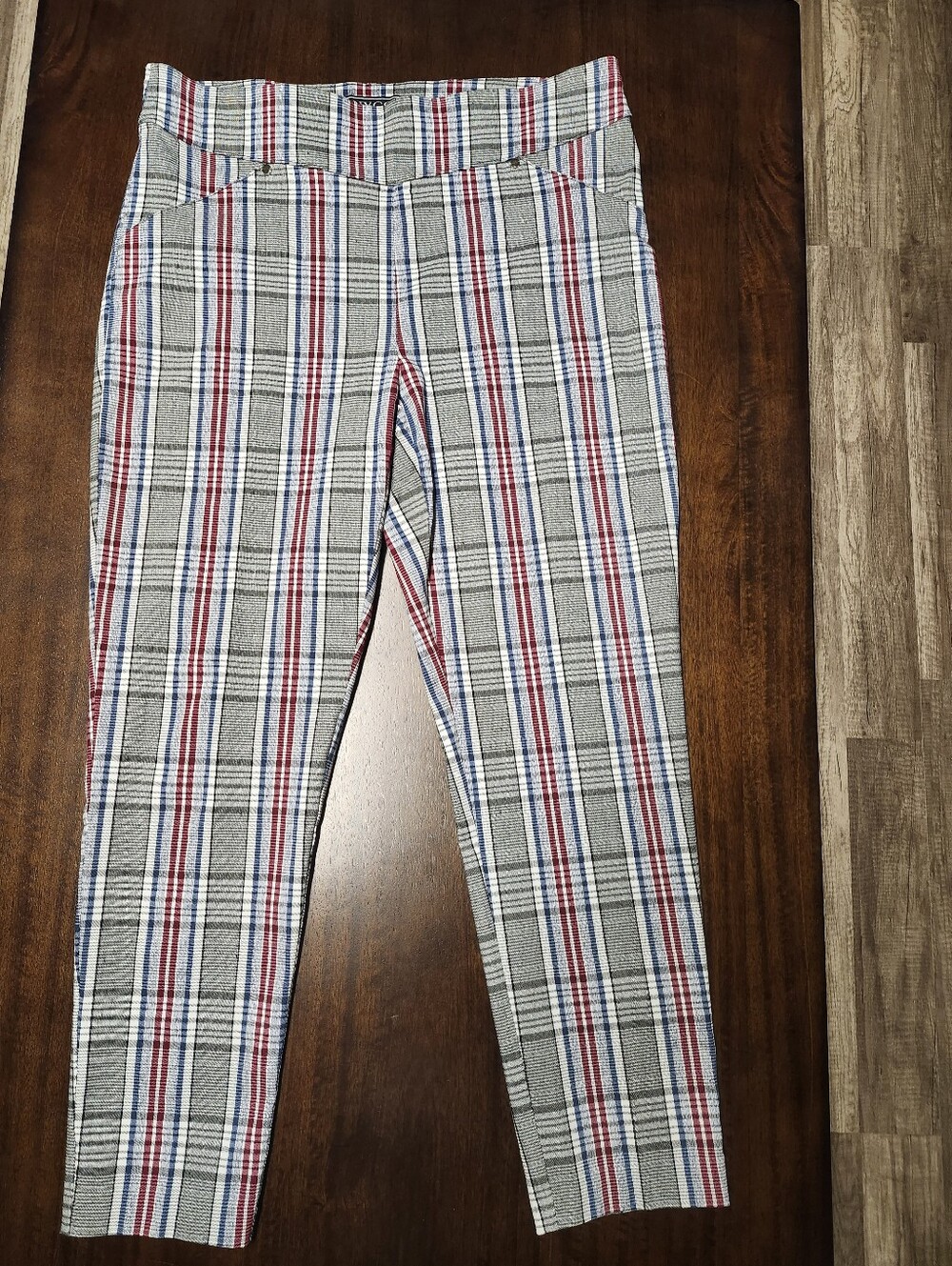 New York Cothing Company Capri's